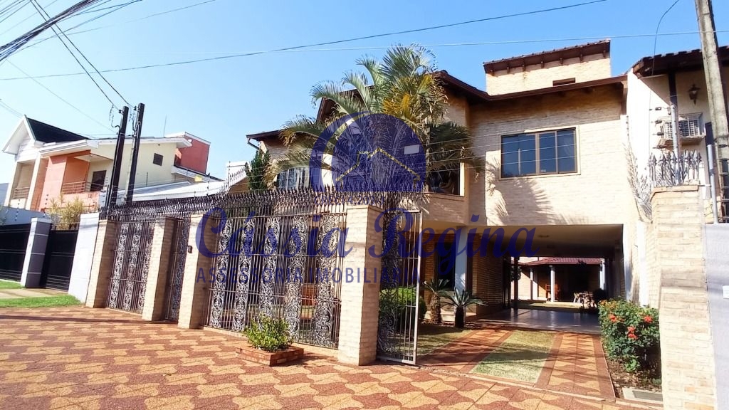 Sobrado com 04 dormitórios sendo 03 suítes - Jardim Panorama