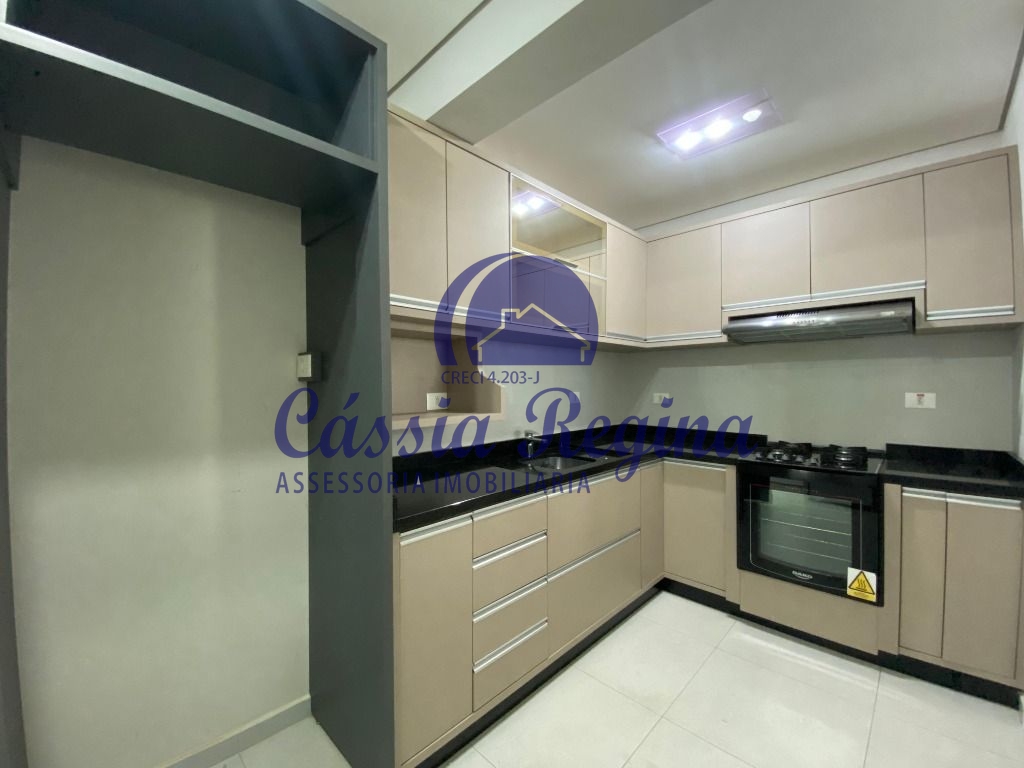 Apartamento Semimobiliado com 02 dormitórios, sendo 01 suíte no Residencial Omoir