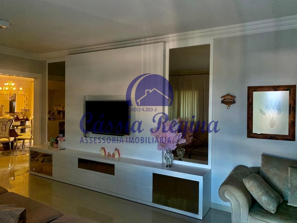 Apartamento no CENTRO de Foz- Sendo 2 suites + 1 dormitório- Área privativa com 1