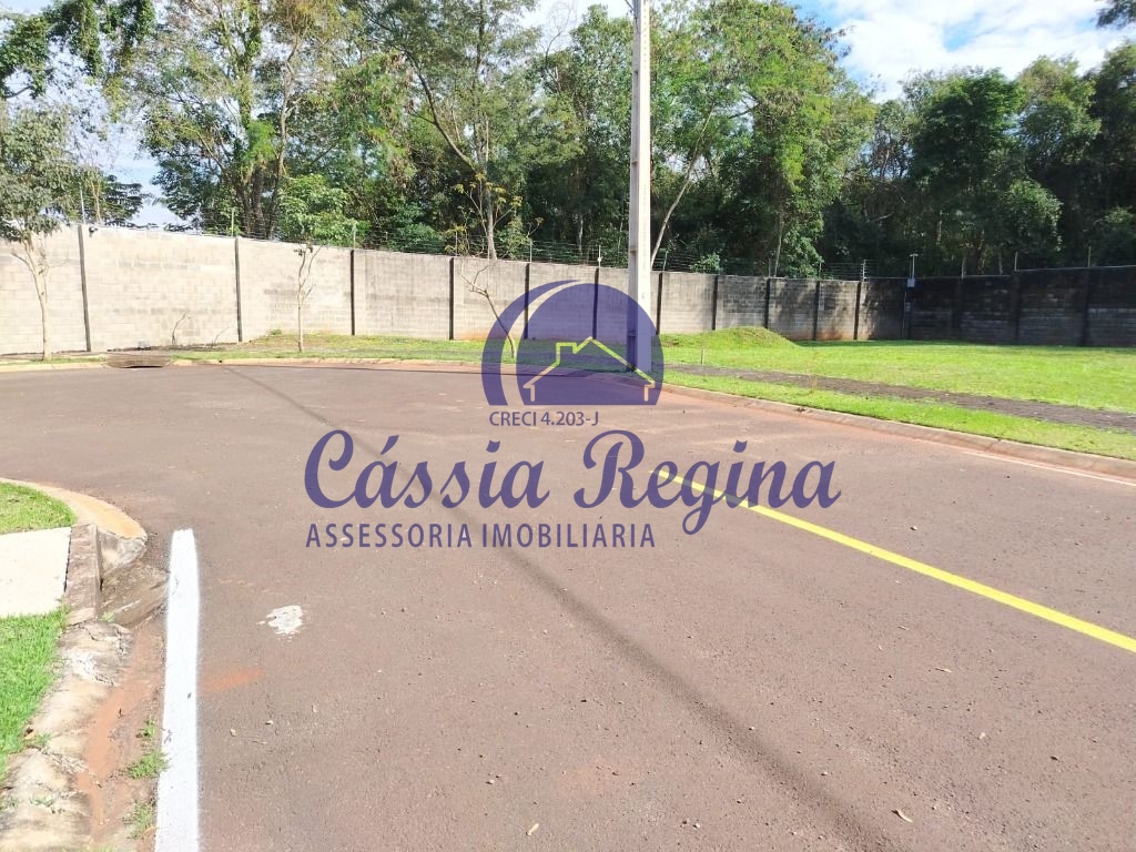 Terreno com 411,54m² à venda no Condomínio Fechado Iguaçu ? Vila Carimã