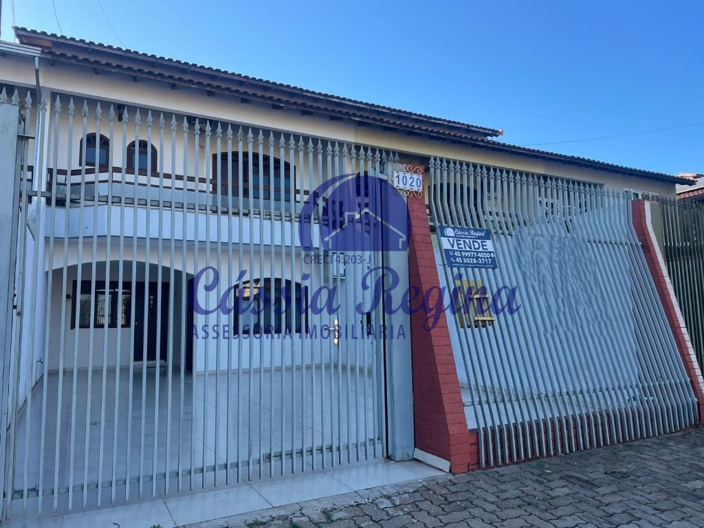 Sobrado com 04 dormitórios, sendo 03 suites no Jardim Tarobá, próximo a Região do