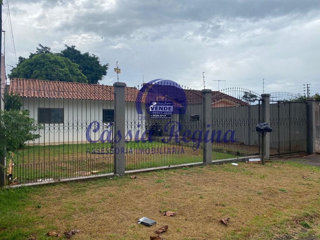 Casa com 03 dormitórios - Jardim Ipê - Região da Vila A