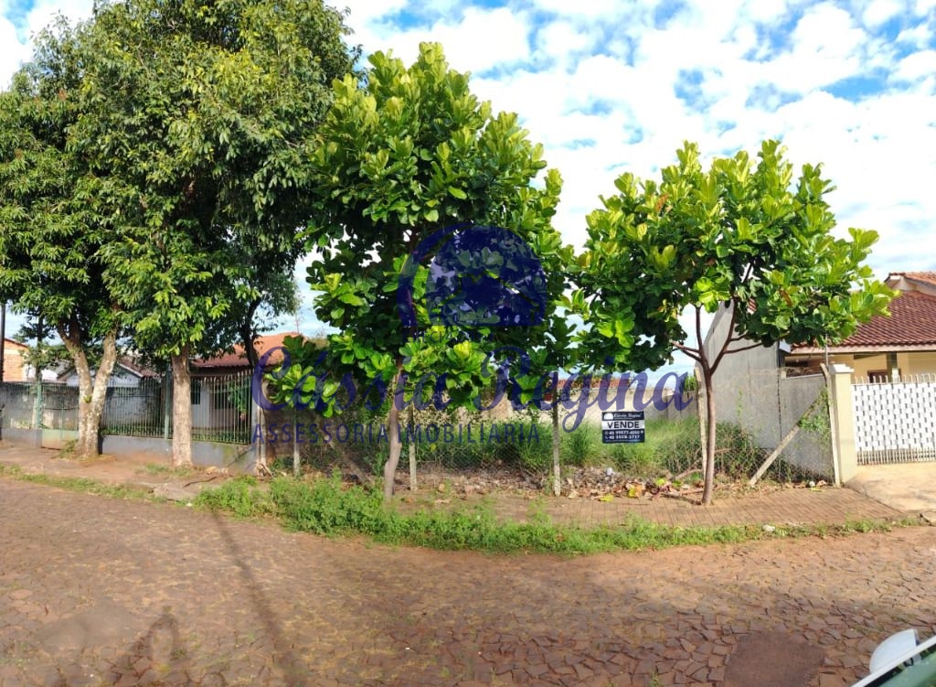 Terreno com 360m² murado à venda no Jardim Canadá