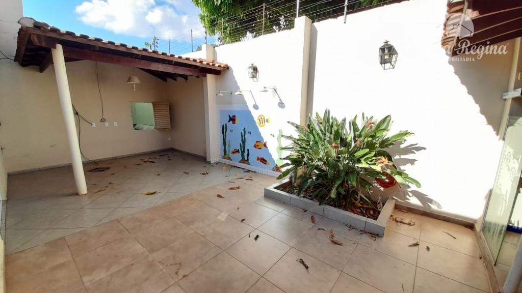 Sobrado com 3 suites para locação, Centro, FOZ DO IGUACU - PR