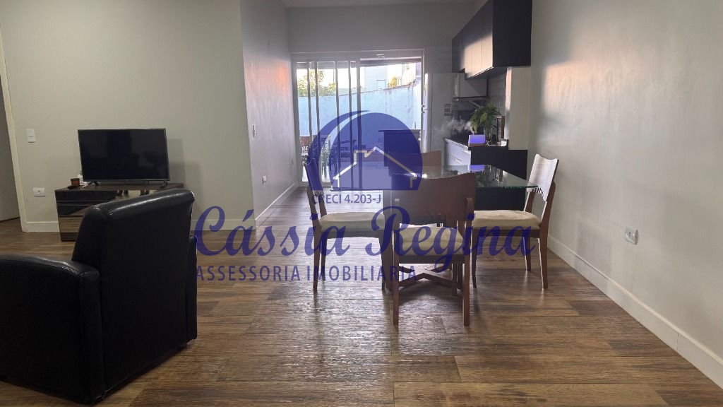 Casa com 03 dormitórios, sendo 01 suíte. na Vila Yolanda