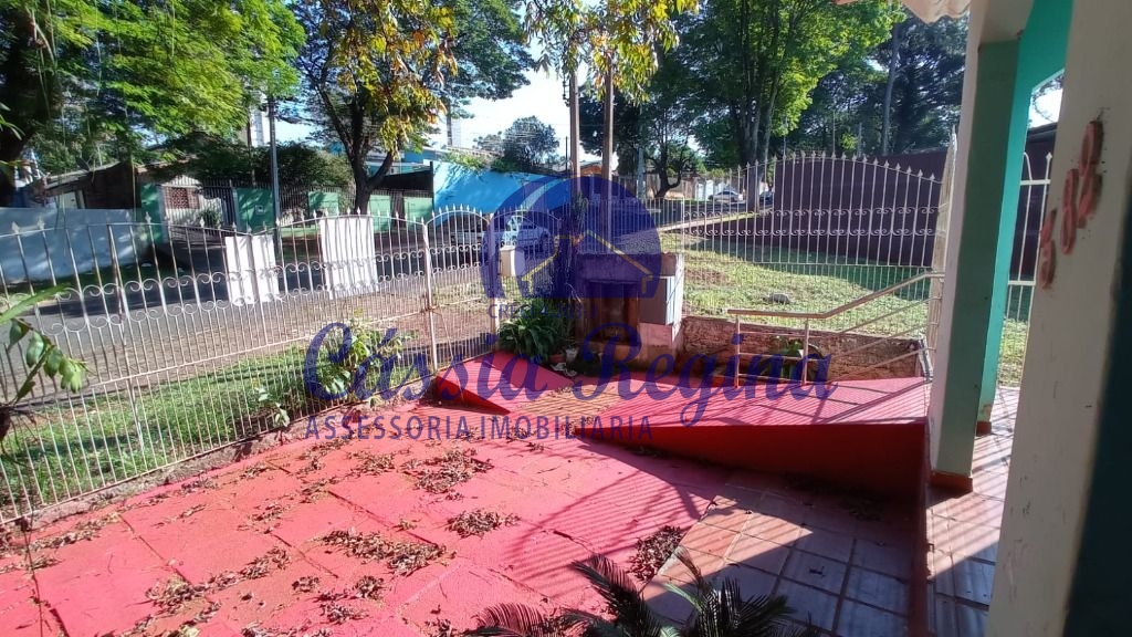 Casa à venda no centro de Foz do Iguaçu com 10 kitnets