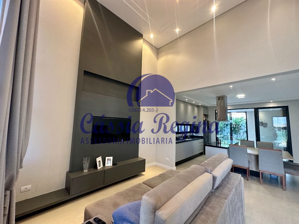 Casa seminova com 03 dormitórios sendo 01 suíte - Condomínio Terras Alpha II