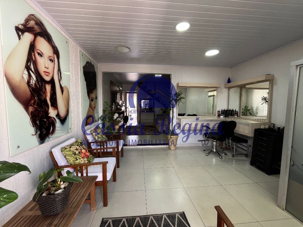 Sobrado á venda com 03 dormitórios no Jardim Central