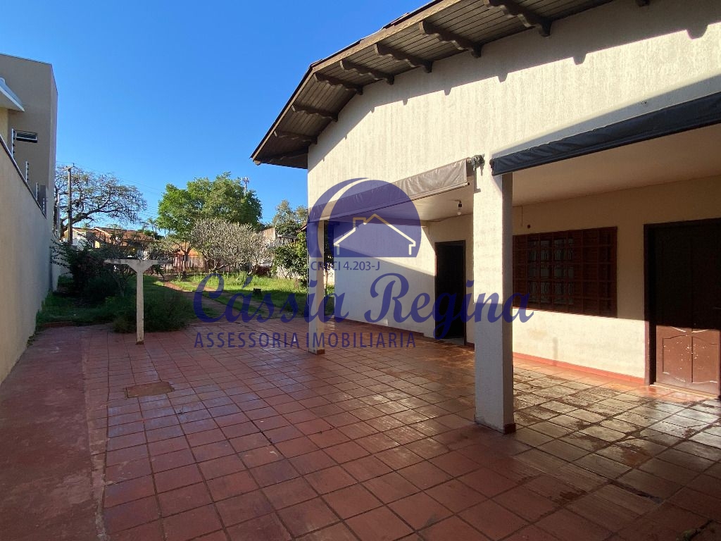 Casa com 03 dormitórios, sendo 01 suíte no Jardim Alice I