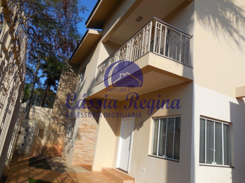 SOBRADO E CONSULTÓRIO COM ÓTIMA LOCALIZAÇÃO - PANORAMA