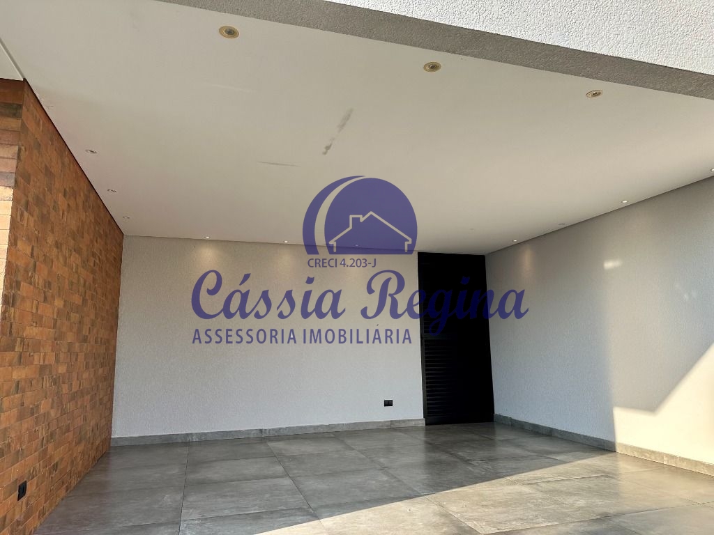 Casa seminova com 03 dormitórios sendo 01 suíte - Condomínio Terras Alpha II