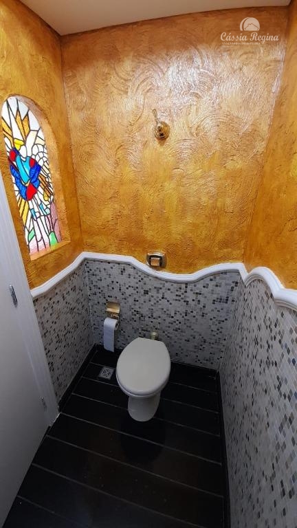 Sobrado com 3 suites para locação, Centro, FOZ DO IGUACU - PR
