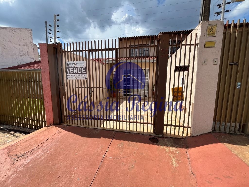 Sobrado á venda com 03 dormitórios no Jardim Central