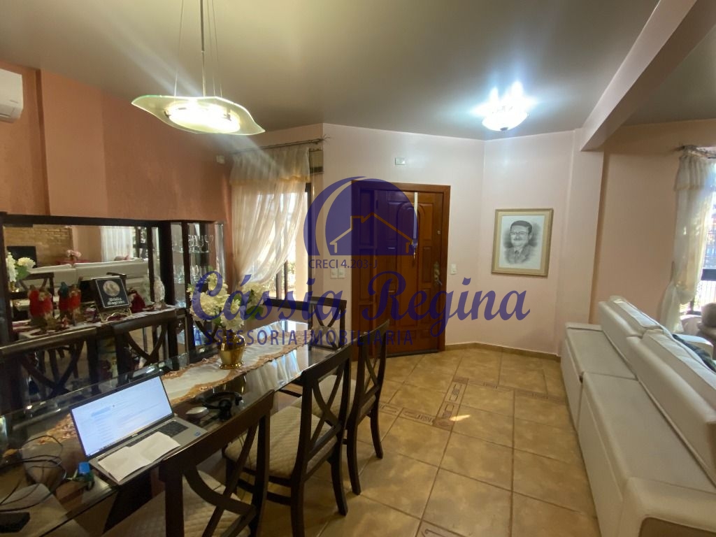 Sobrado com 04 dormitórios sendo 03 suítes - Jardim Panorama