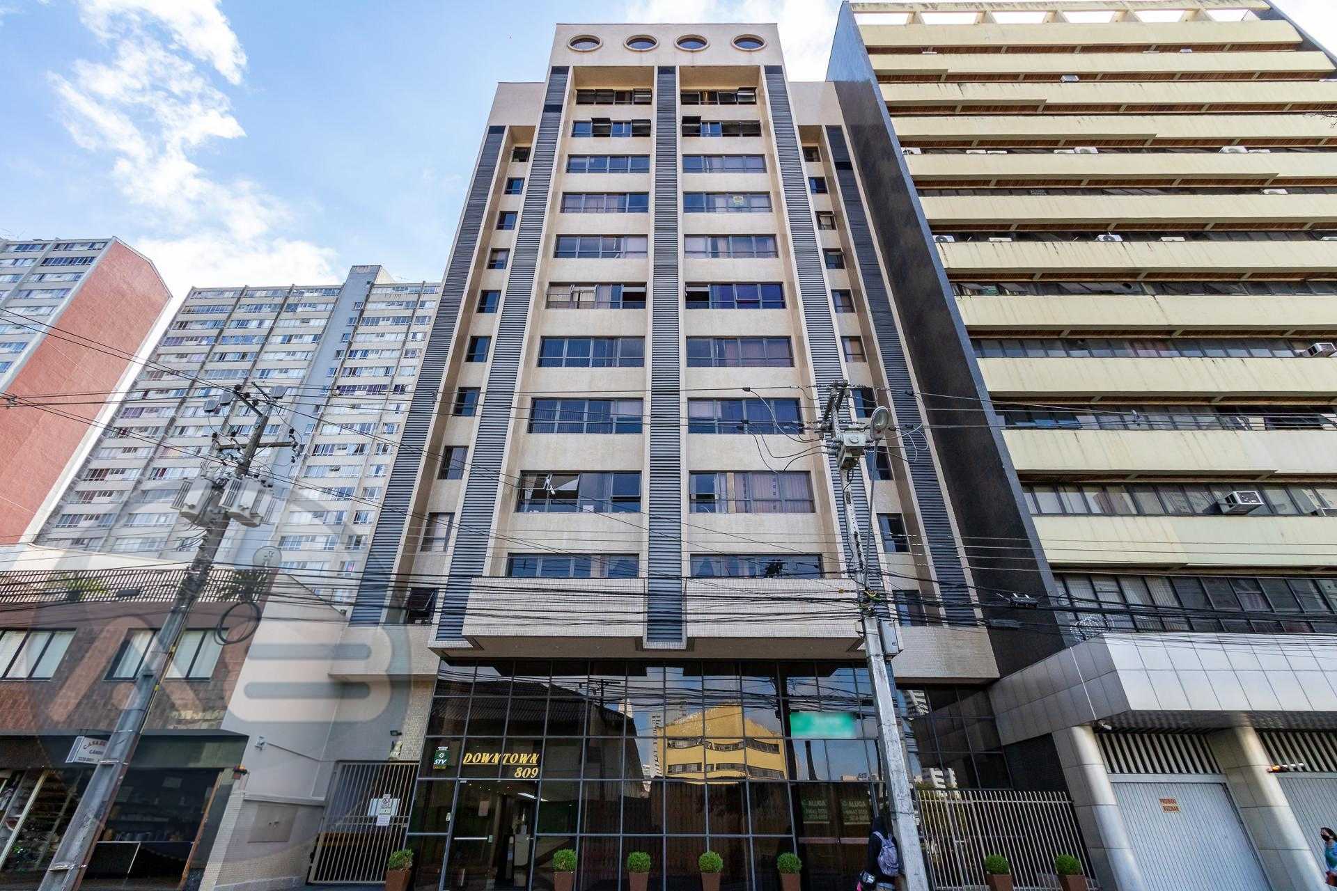 Sala comercial ? venda no Centro de Curitiba, 43m  com copa e ...