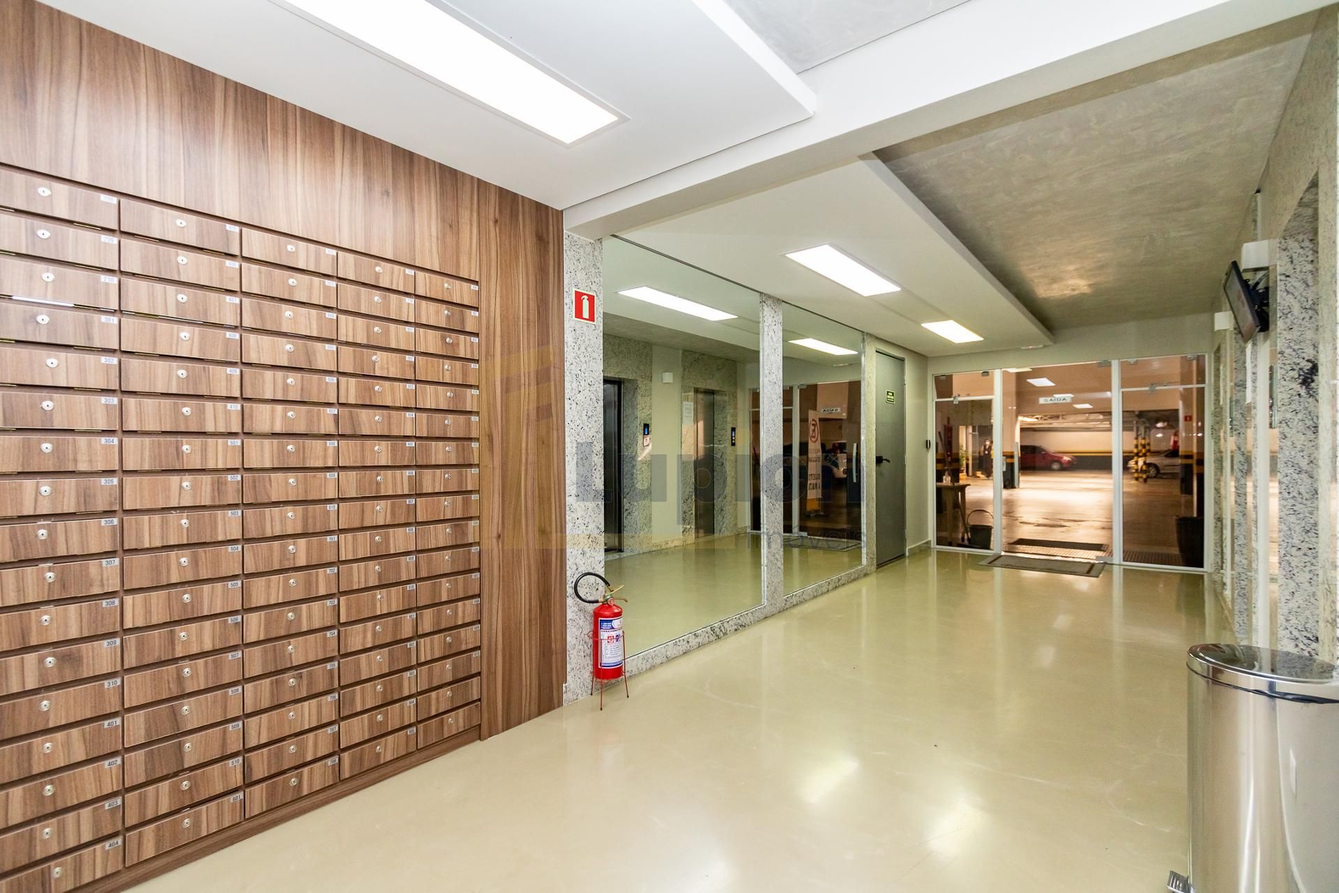 Sala comercial à venda no Centro de Curitiba, 43m  com copa e ...