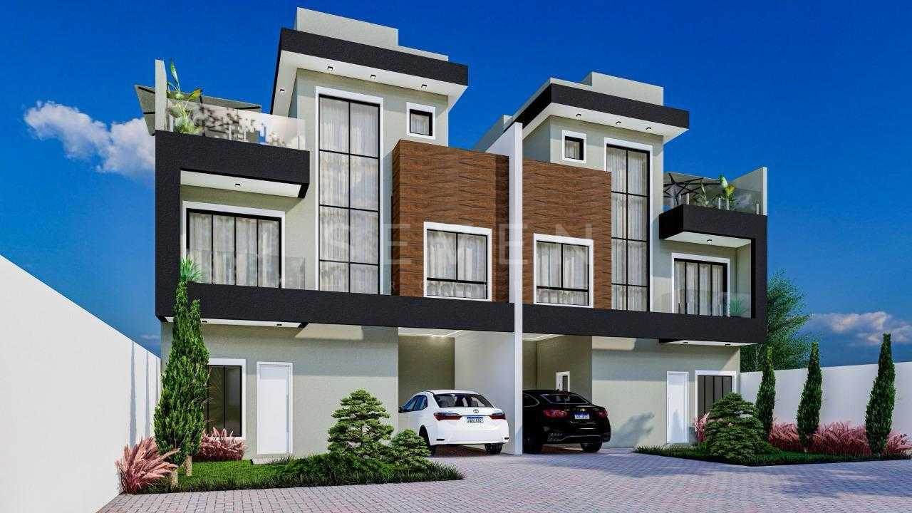 Sobrado Alto Padrão com Suíte e Quintal nas Mercês  Curitiba