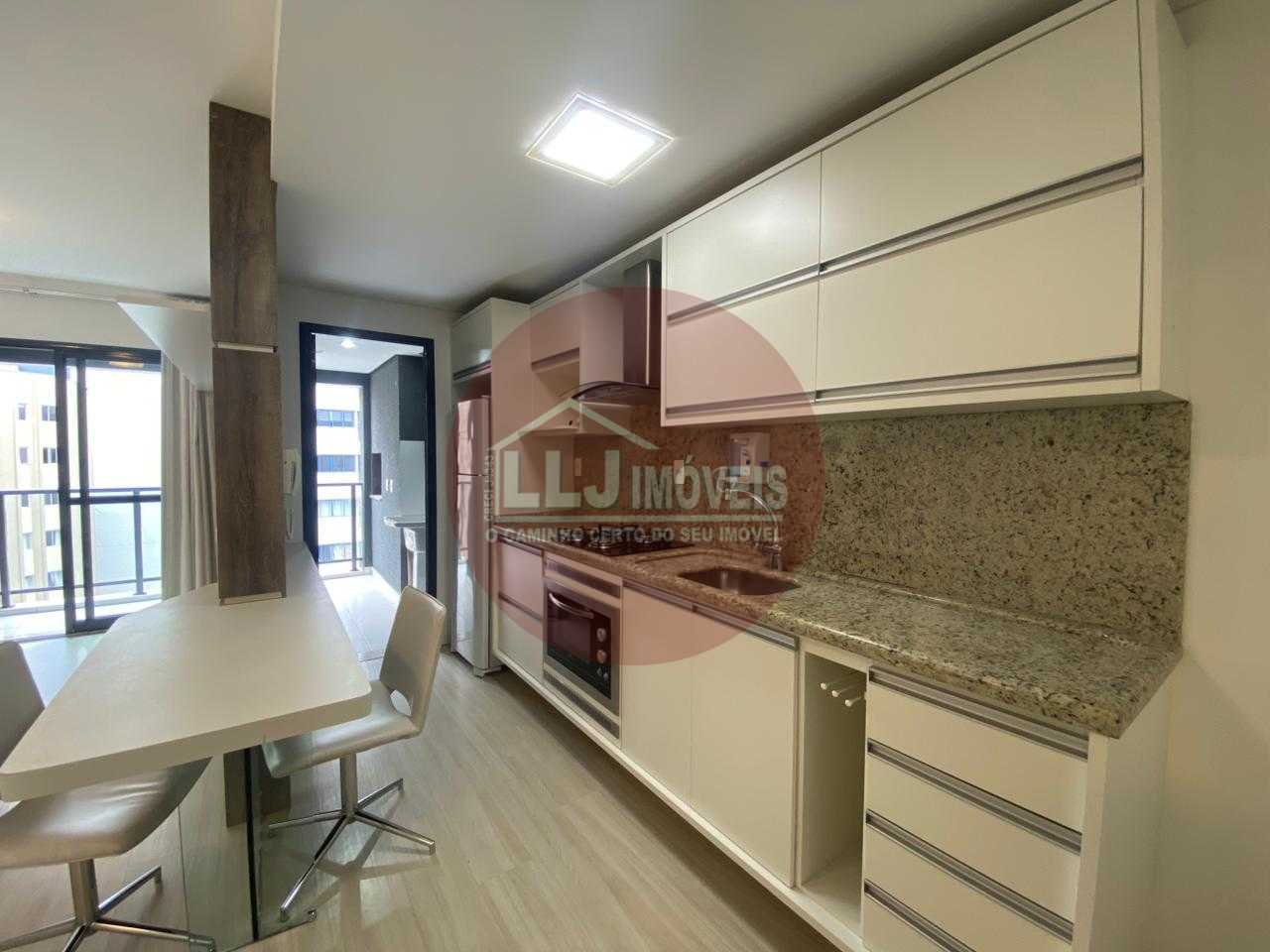 Studio mobiliado no Champagnat 2540 com sacada gourmet e lazer completo