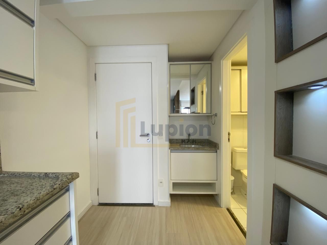 Studio mobiliado no Champagnat 2540 com sacada gourmet e lazer...