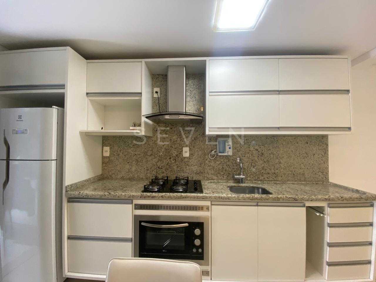 Studio mobiliado no Champagnat 2540 com sacada gourmet e lazer...