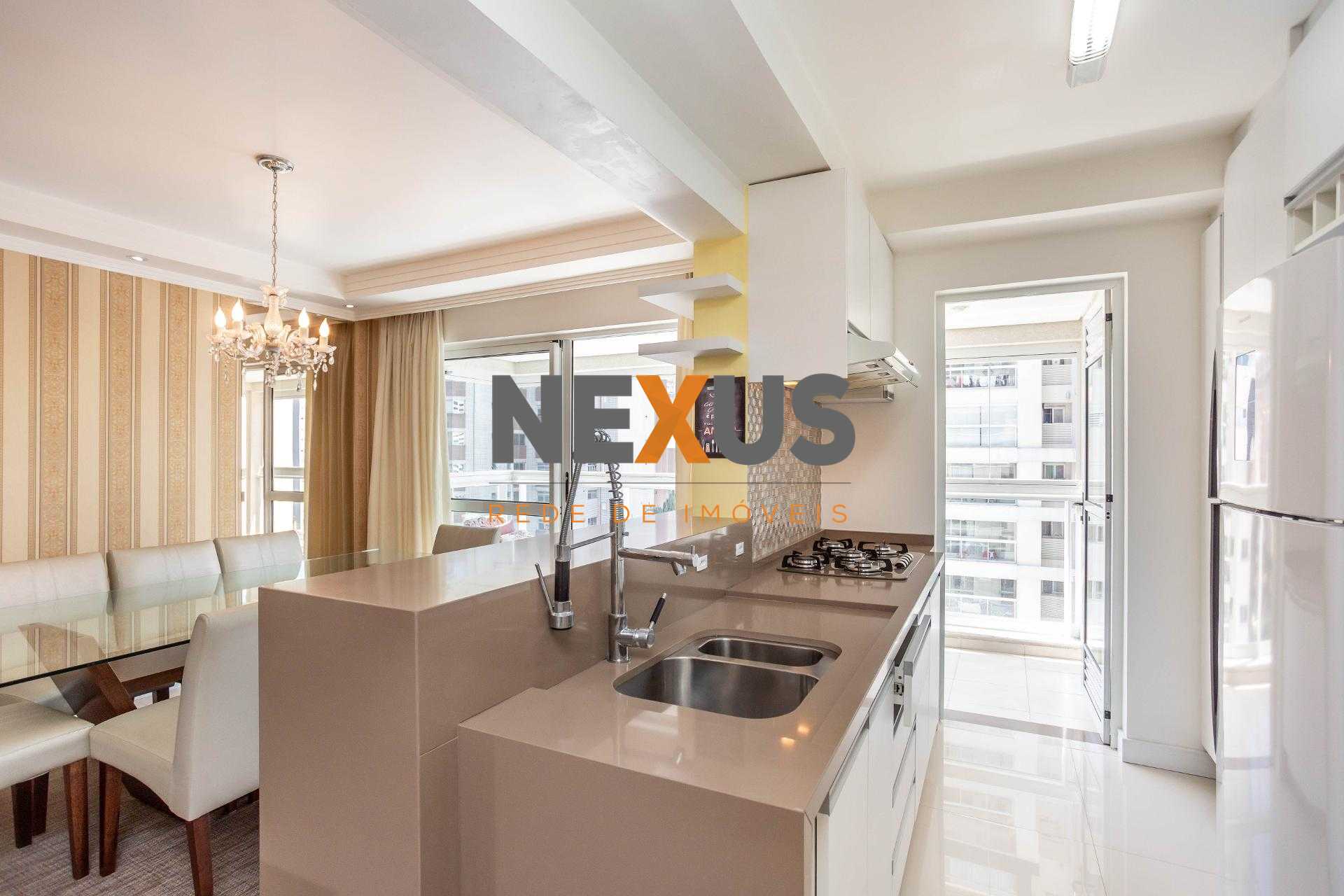 Apartamento de 119m  à Venda no Água Verde com Suíte, Sacada G...