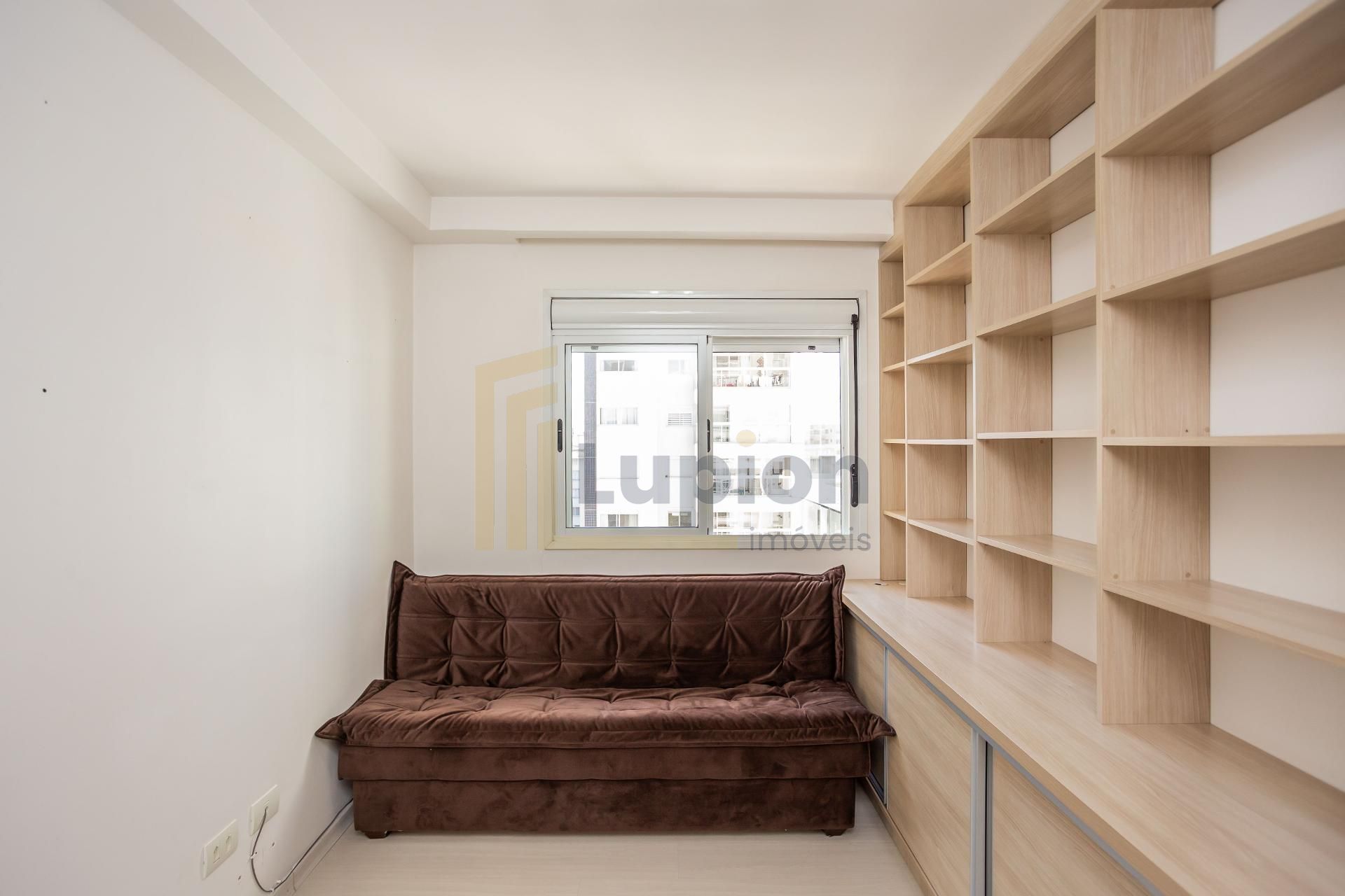 Apartamento de 119m  à Venda no Água Verde com Suíte, Sacada G...