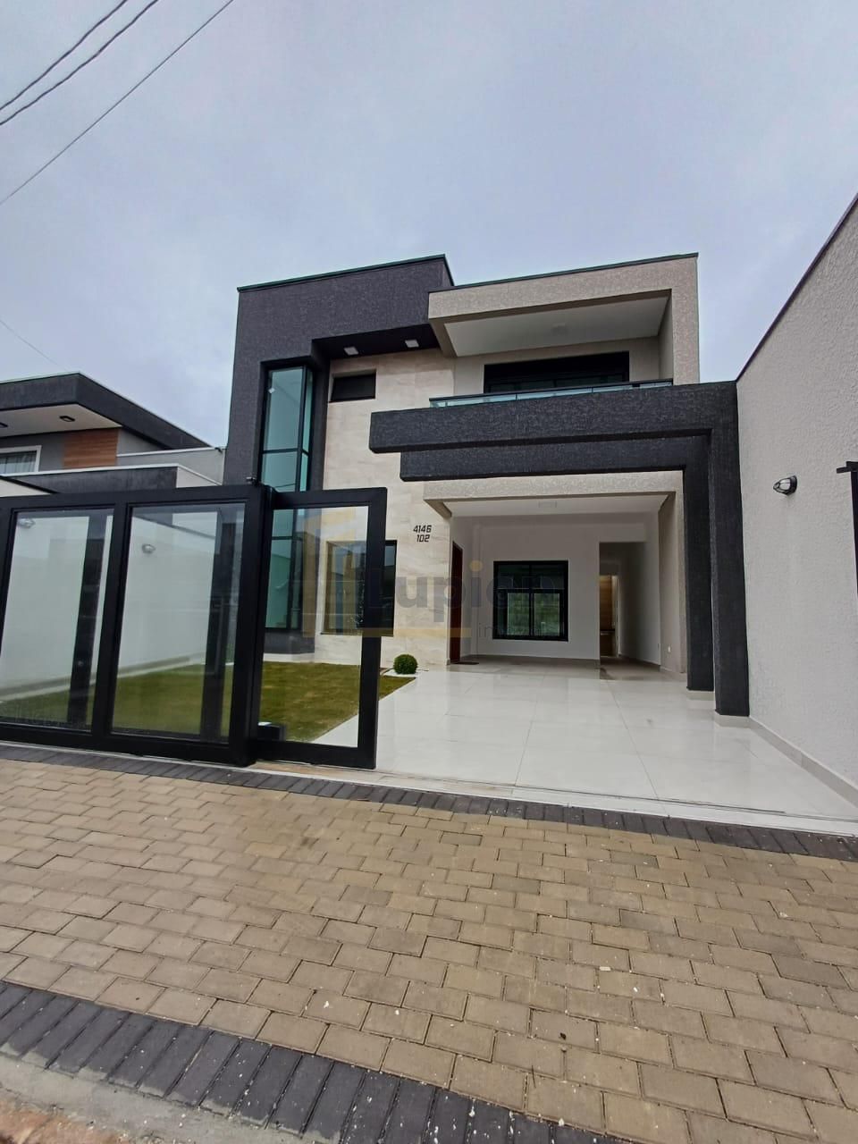 Sobrado 4 Quartos com 148m  e Placa Solar em Fazenda Rio Grand...