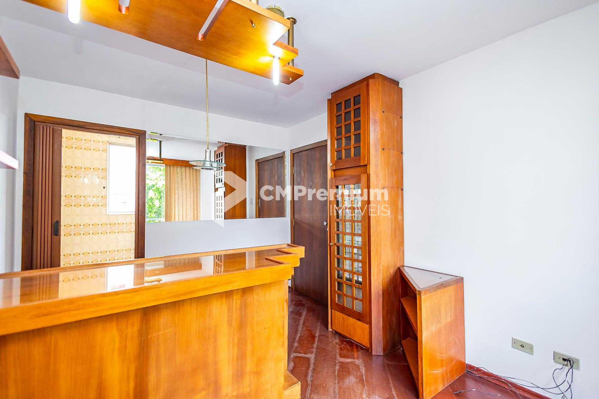 Apartamento com 2 Quartos e Sacada no Água Verde - Pronto para...