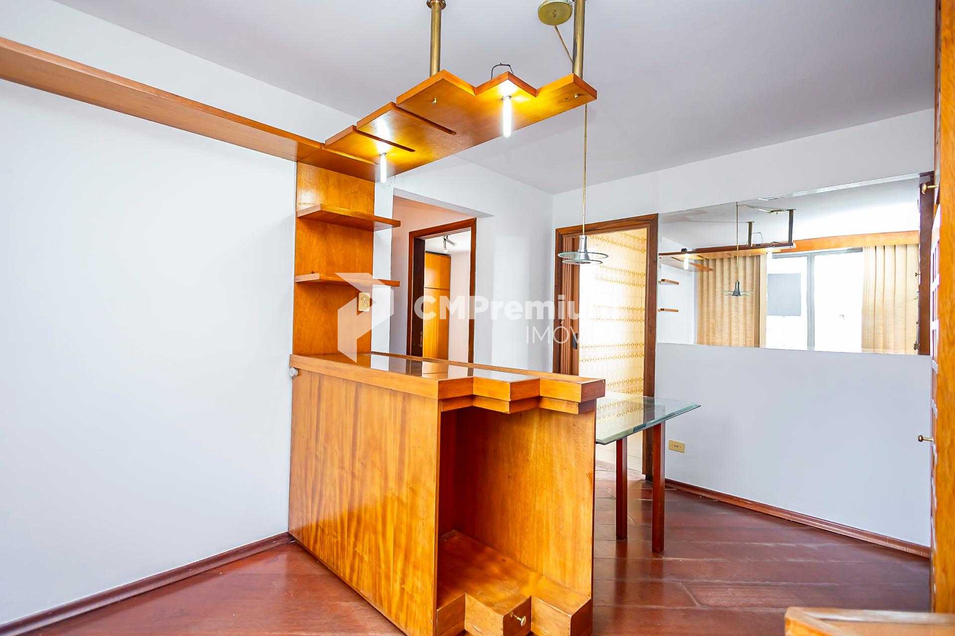 Apartamento com 2 Quartos e Sacada no Água Verde - Pronto para...