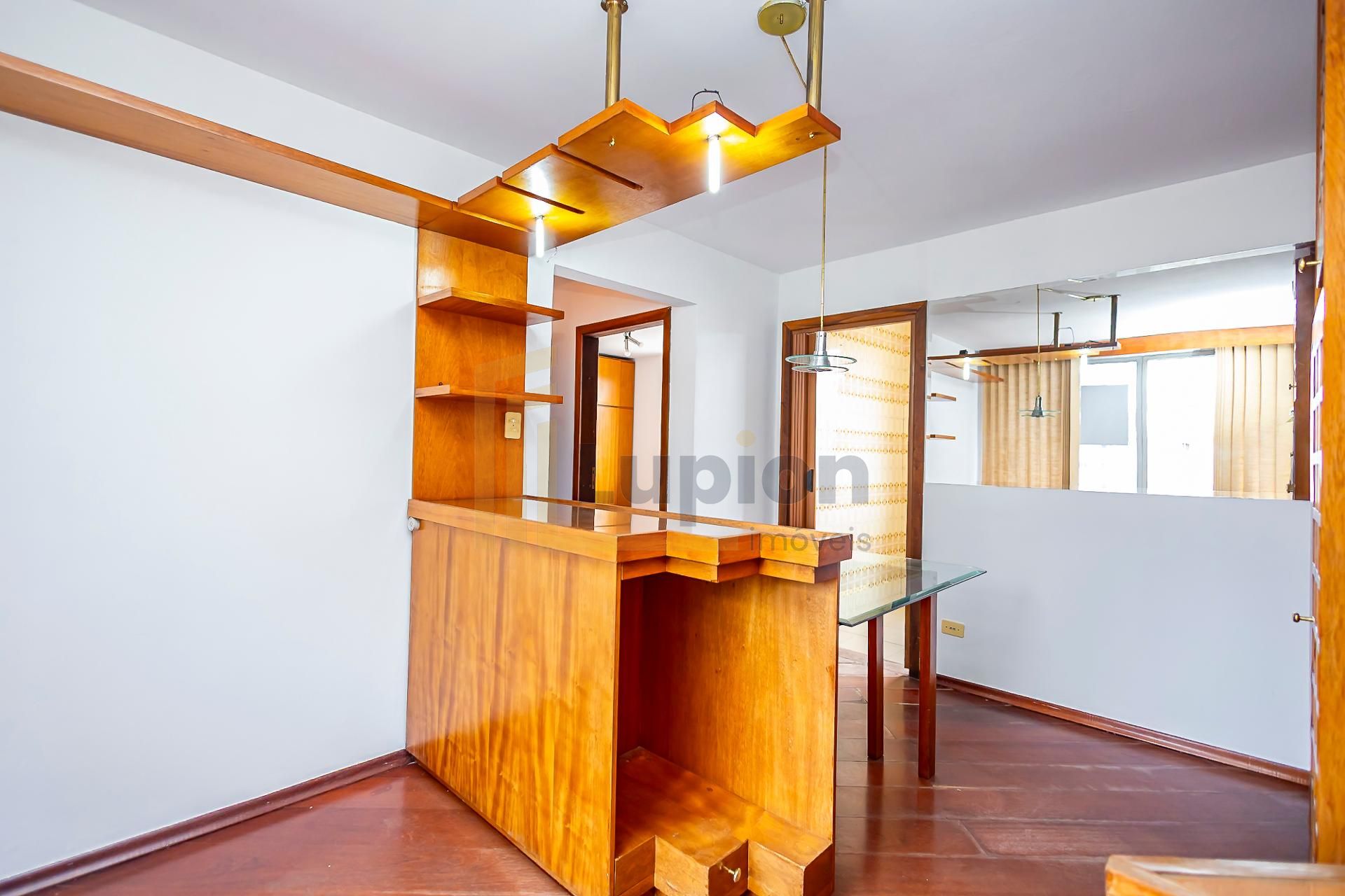 Apartamento com 2 Quartos e Sacada no Água Verde - Pronto para...