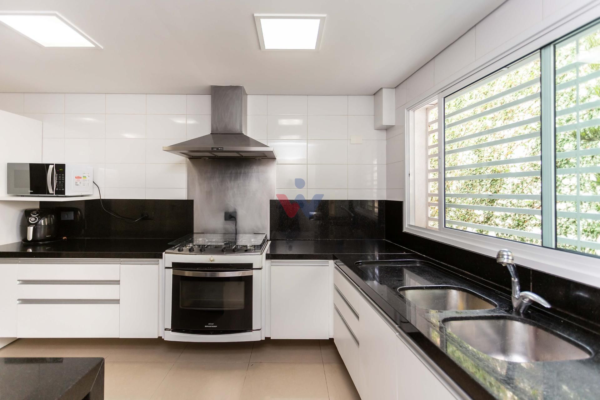 Luxuosa Casa em Condomínio Fechado no Campo Comprido - Design ...