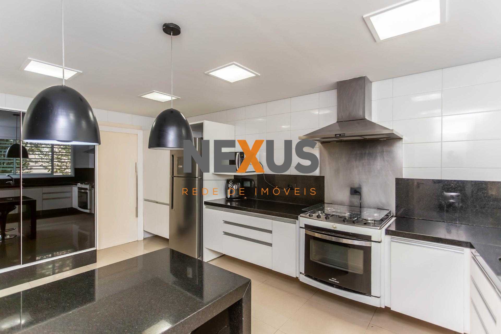 Luxuosa Casa em Condomínio Fechado no Campo Comprido - Design ...