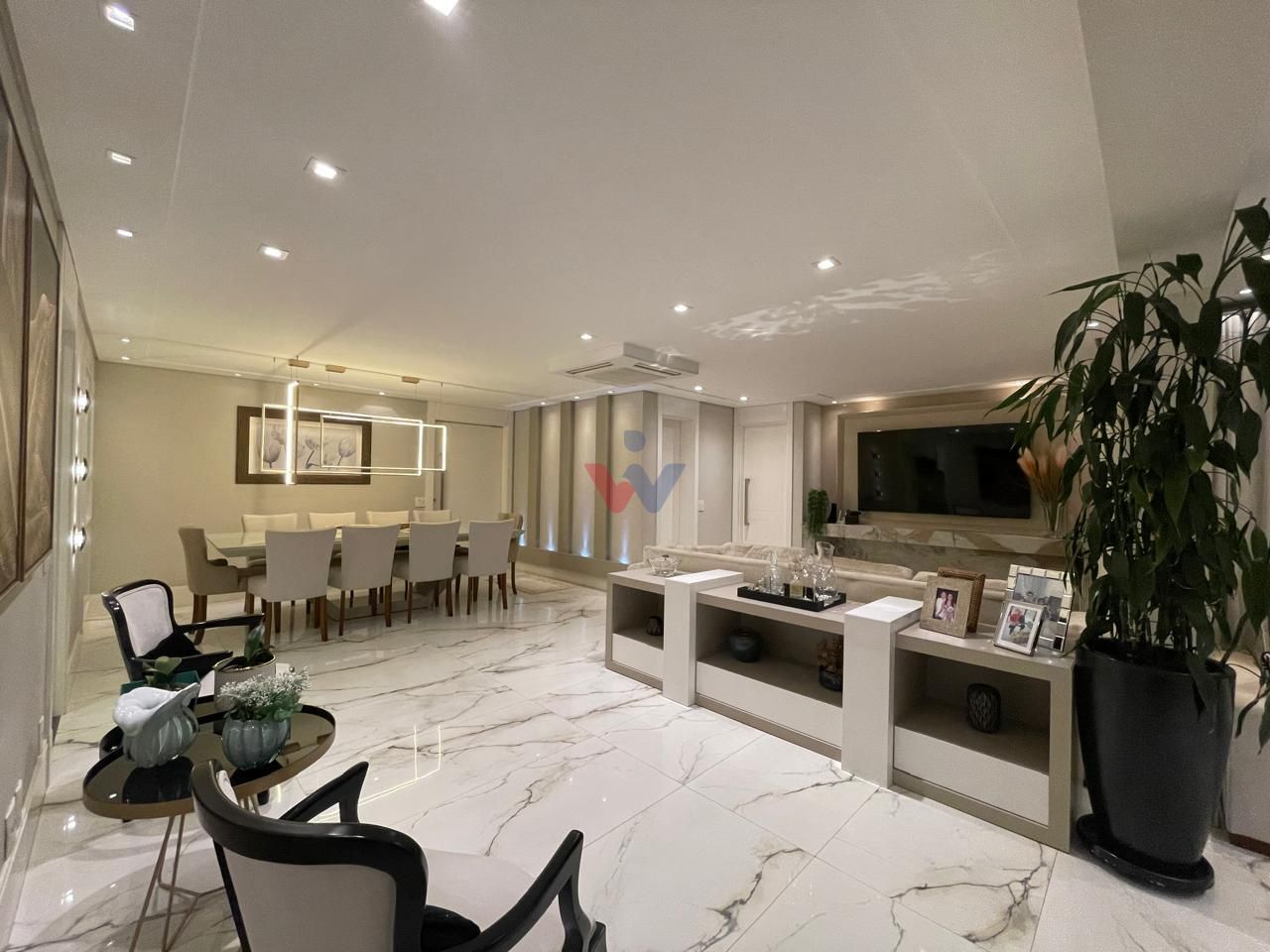 Apartamento alto padrão à venda no Portão | 3 suítes | 2 vagas...