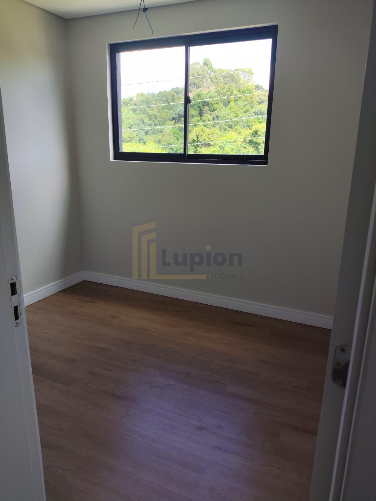 Apartamento 2 Quartos para locação no Mossunguê ao Lado do Par...