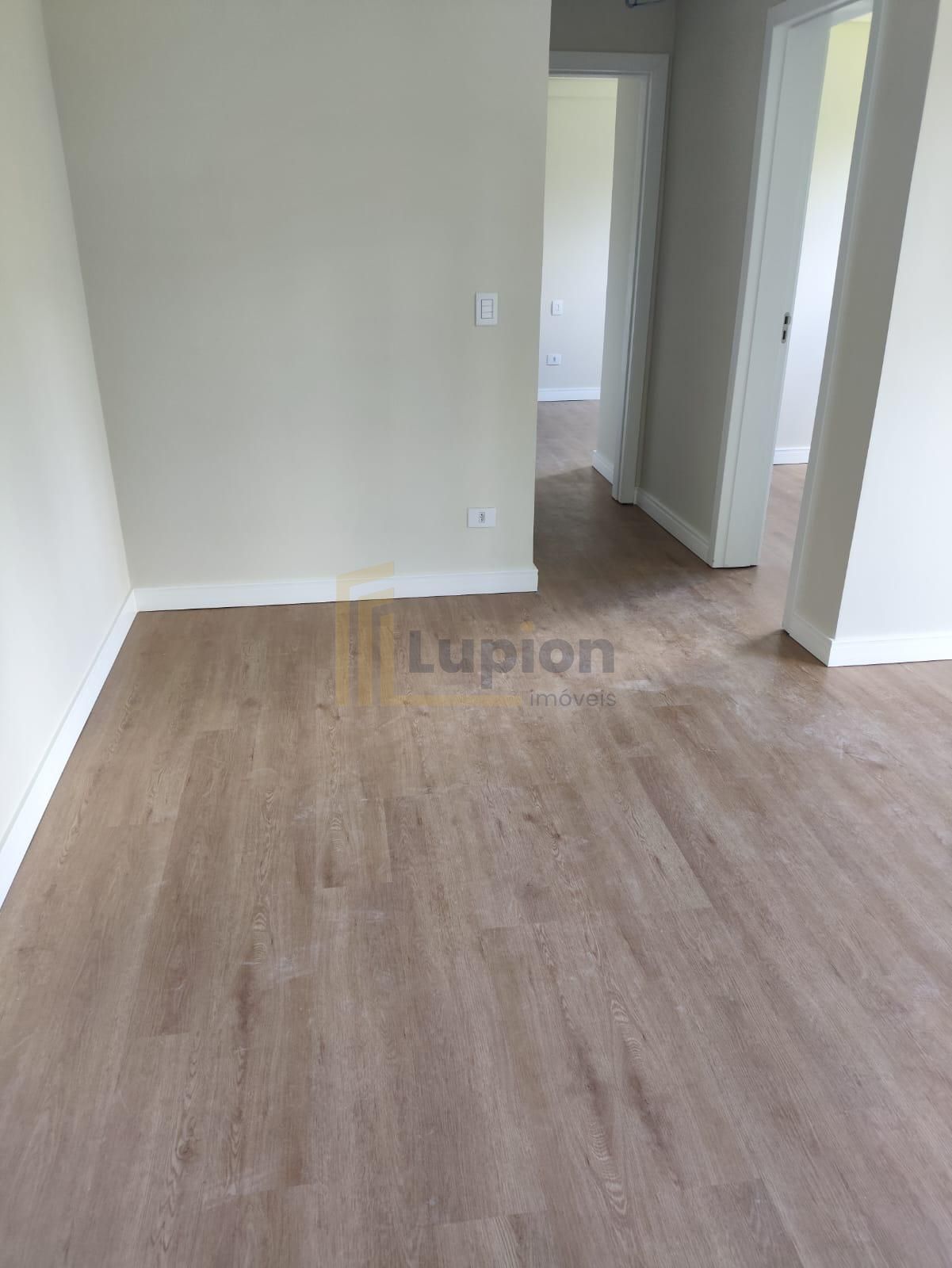 Apartamento 2 Quartos para locação no Mossunguê ao Lado do Par...