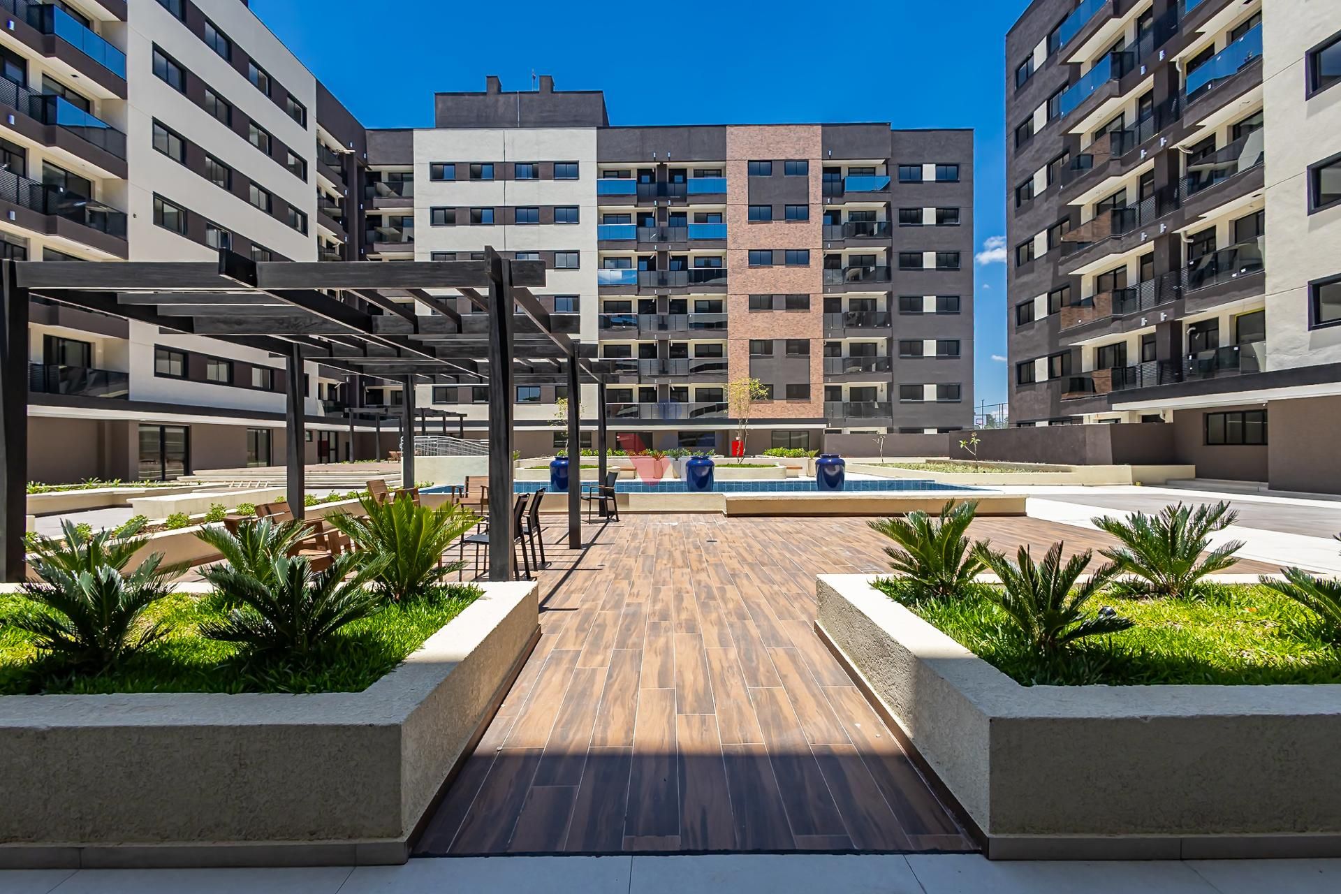 Apartamento 2 Quartos para locação no Mossunguê ao Lado do Par...