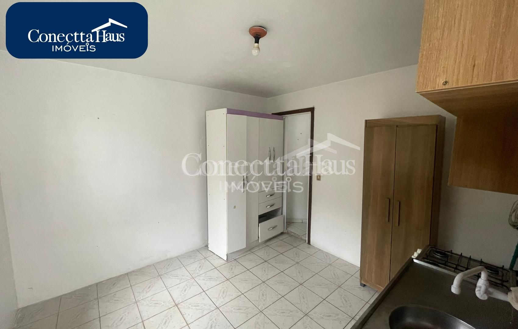 Casa   edícula em terreno amplo  Excelente para morar e inves...