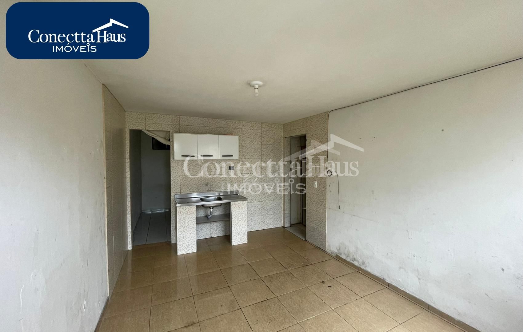 Casa   edícula em terreno amplo  Excelente para morar e inves...