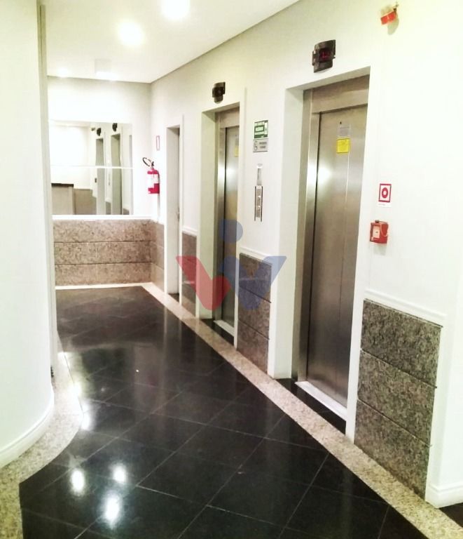 Sala Comercial à venda, com vaga de garagem, no Bigorrilho, CU...