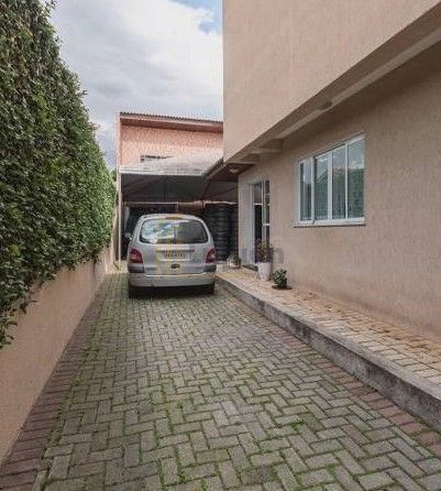 Sobrado com 4 dormitórios à venda, bairro GUAÍRA - CURITIBA - PR