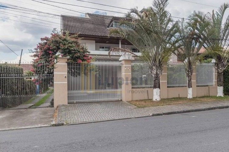 Sobrado com 4 dormitórios à venda, bairro GUAÍRA - CURITIBA - PR