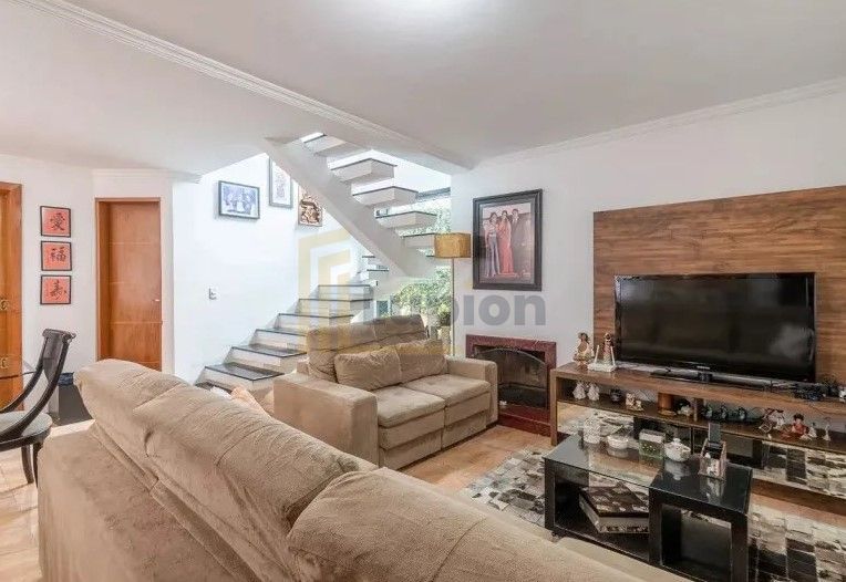 Sobrado com 4 dormitórios à venda, bairro GUAÍRA - CURITIBA - PR