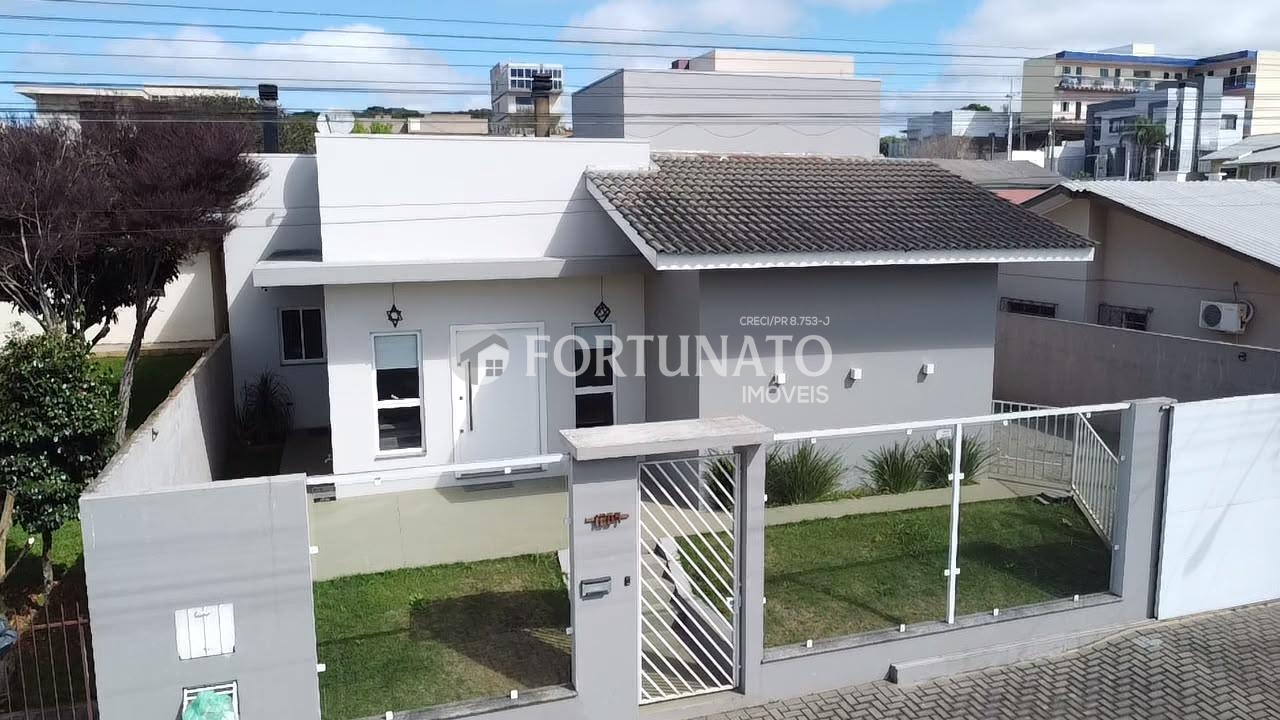 VENDE-SE CASA NO BAIRRO DIVINO