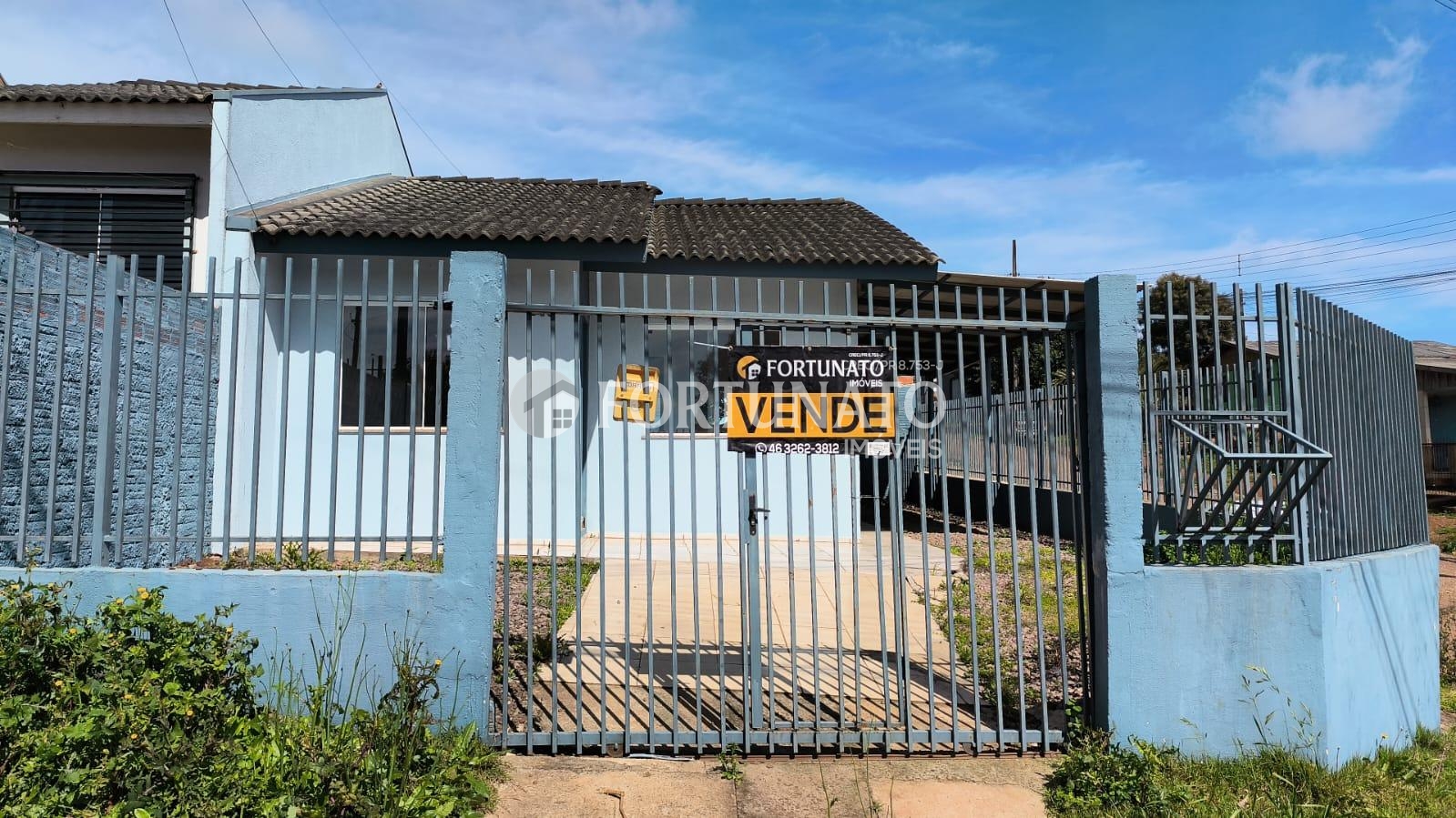 VENDE-SE CASA