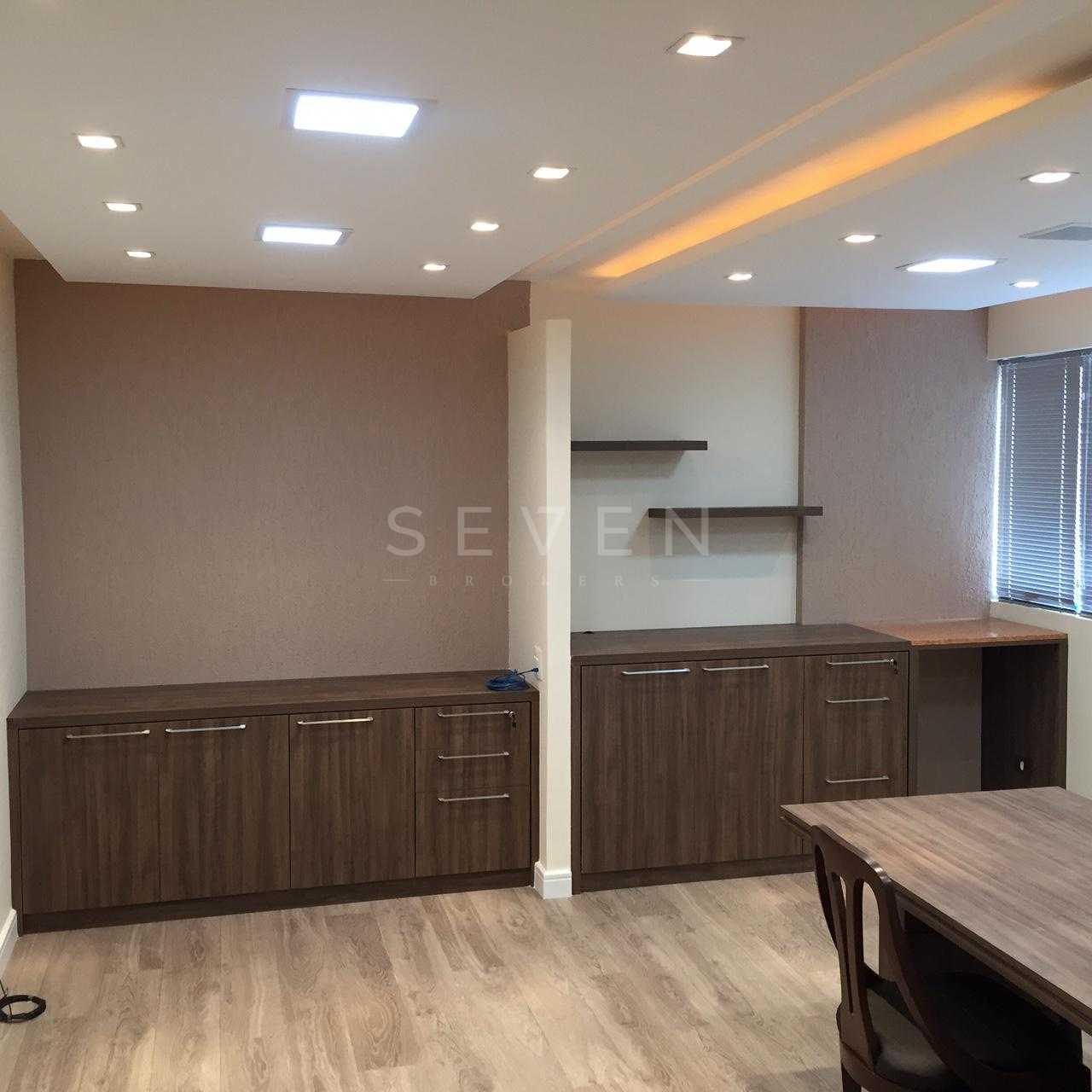 Sala Comercial no Edifício West Center - Bigorrilho Disponível...