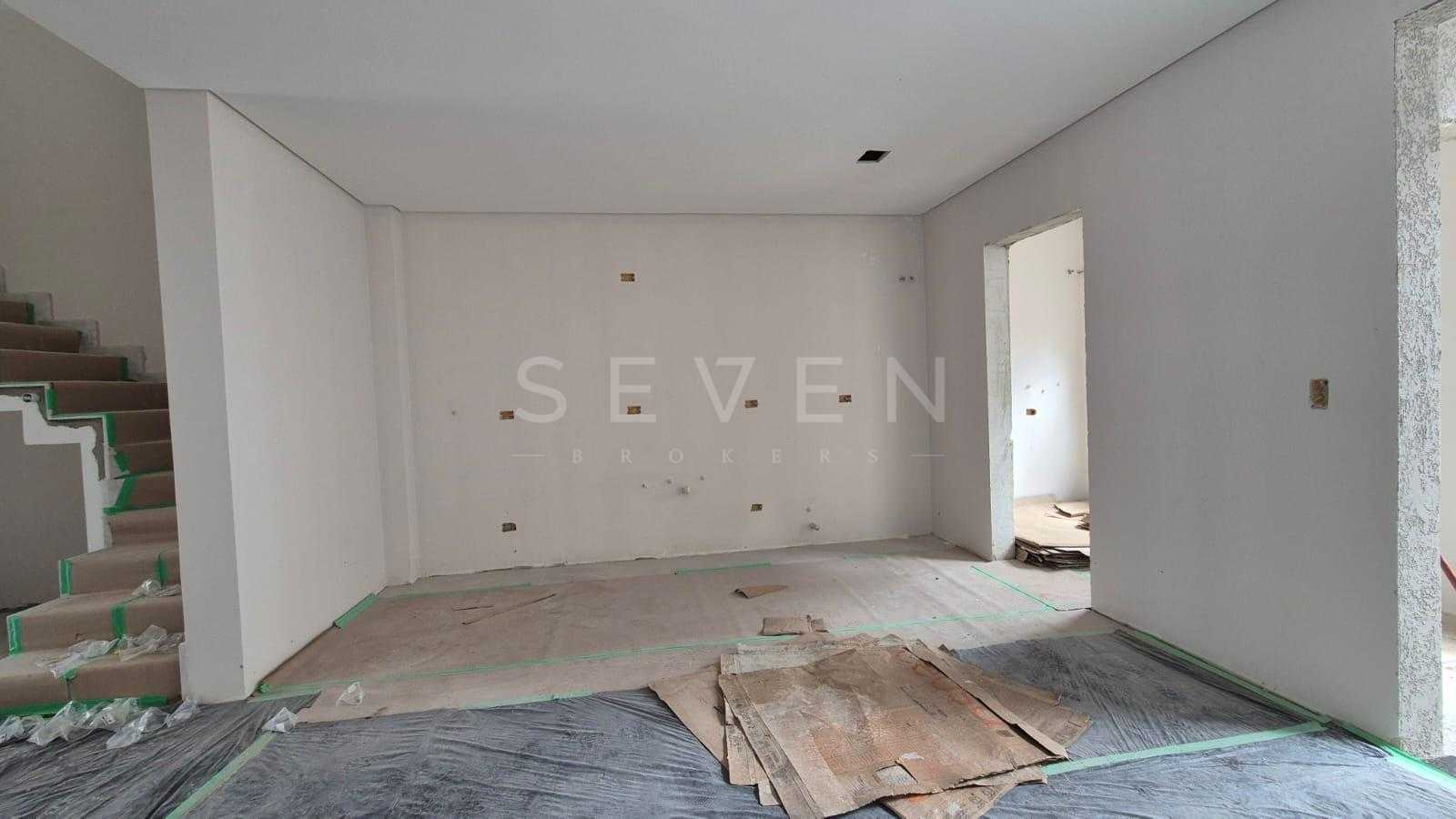 Sobrado 03 quartos com suite no Bairro Água Verde com 166m 