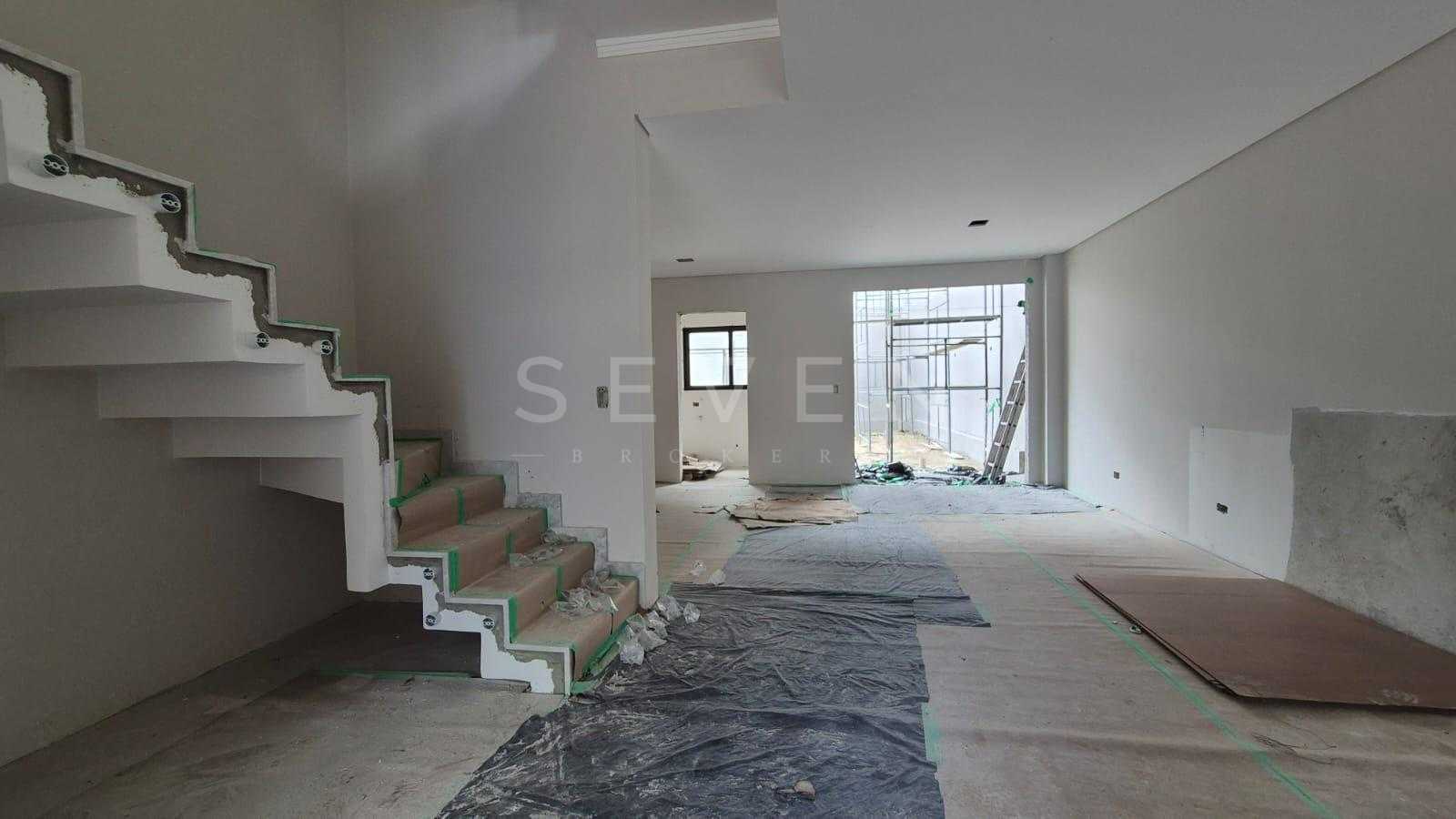 Sobrado 03 quartos com suite no Bairro Água Verde com 166m 