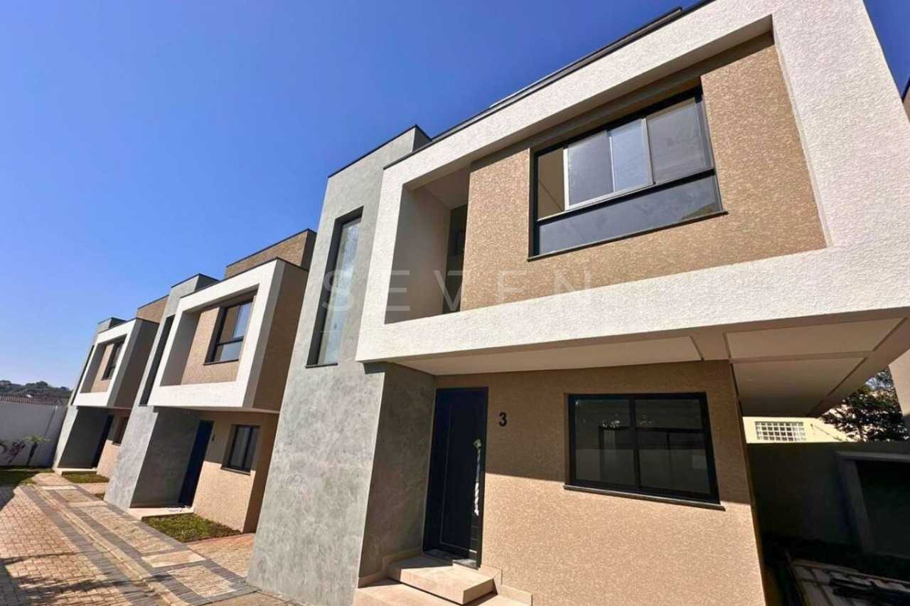 Sobrado | Santa Cândida não geminado a duas quadras da Fernand...