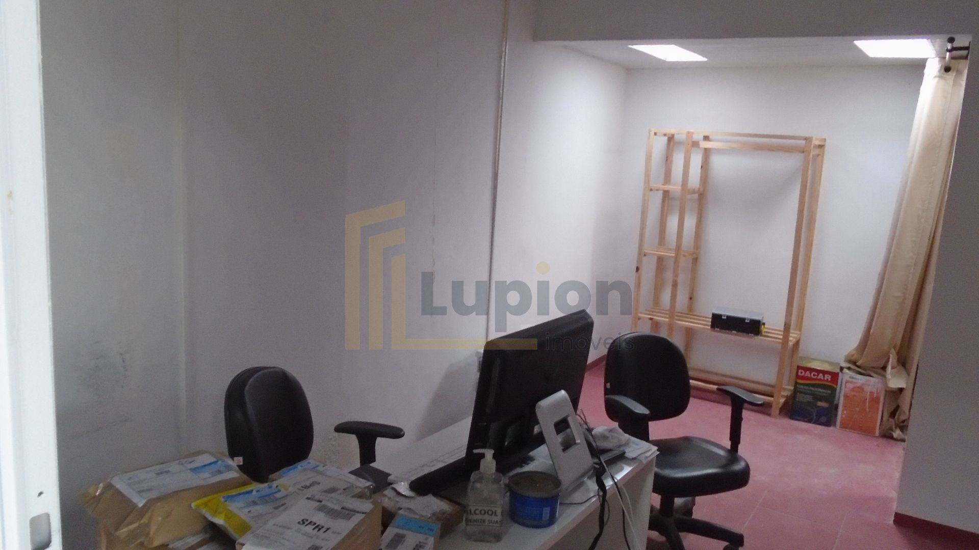 Excelente barracão 380m2, terreno 500 m2, regiao alta R  750 m...