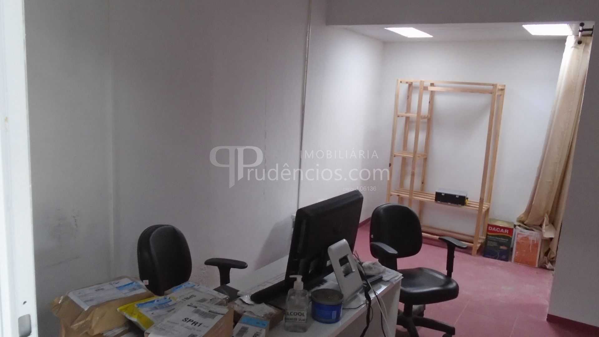 Excelente barracão 380m2, terreno 500 m2, regiao alta R  750 m...